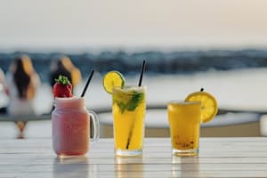 thumbnail: Bar (on property)