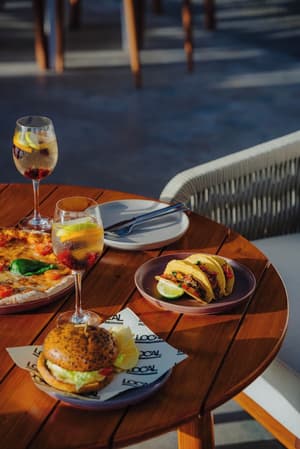 thumbnail: Bar (on property)