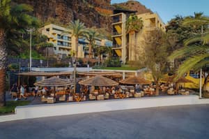 thumbnail: Bar (on property)