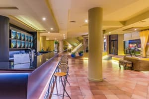 thumbnail: Bar (on property)