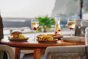 thumbnail: Bar (on property)