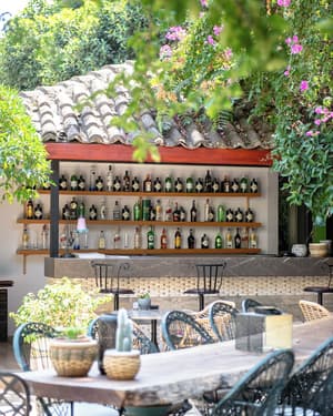 thumbnail: Poolside bar