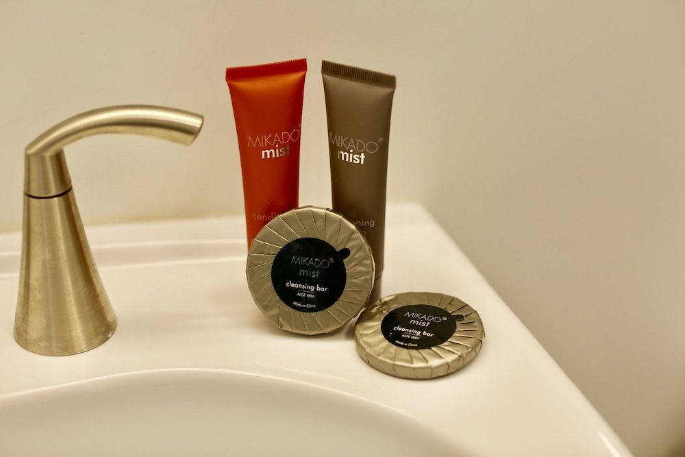 Bathroom amenities