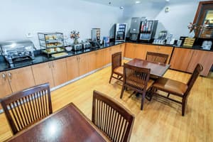 thumbnail: Breakfast area