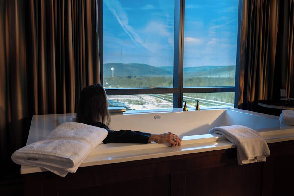 Jetted tub