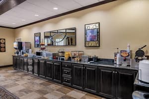 thumbnail: Breakfast area