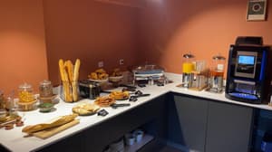 thumbnail: Breakfast area