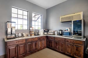 thumbnail: Breakfast area