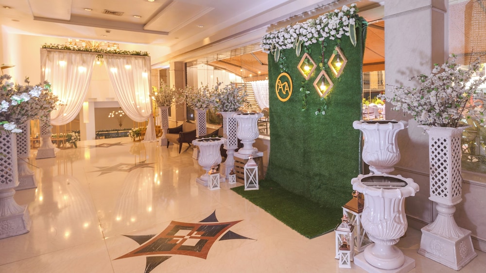 Banquet hall