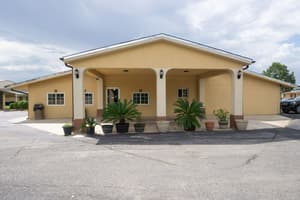 thumbnail: Front of property