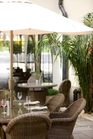 thumbnail: Outdoor dining