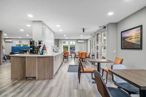 thumbnail: Breakfast area