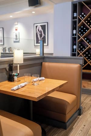 thumbnail: Restaurant