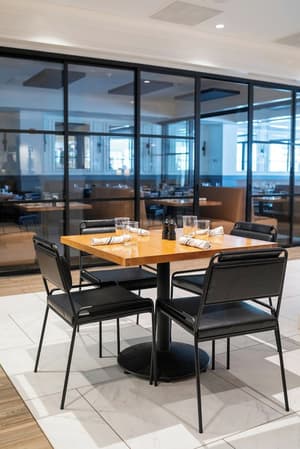 thumbnail: Restaurant