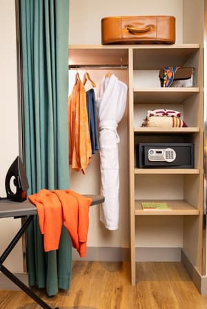 thumbnail: Room amenity