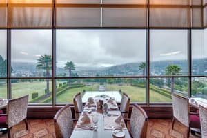 thumbnail: Outdoor dining