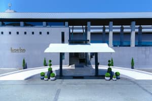thumbnail: Property entrance