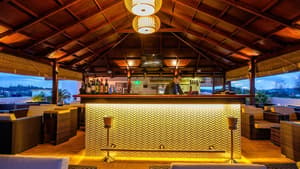 thumbnail: Bar (on property)