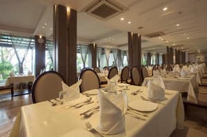thumbnail: Restaurant