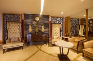 thumbnail: Lobby sitting area