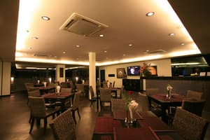 thumbnail: Restaurant