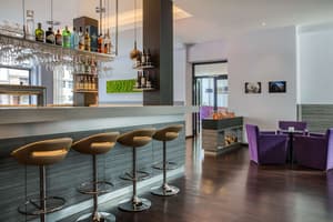thumbnail: Bar (on property)