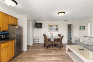 thumbnail: In-room dining