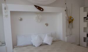 thumbnail: Interior entrance