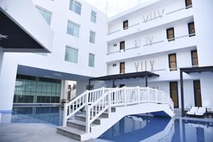thumbnail: Outdoor pool