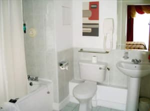 thumbnail: Bathroom amenities