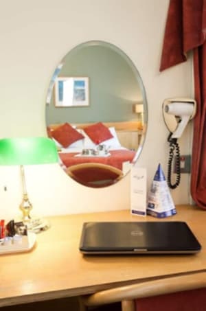 thumbnail: In-room business center