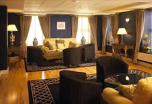 thumbnail: Lounge