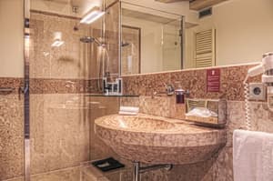 thumbnail: Bathroom amenities