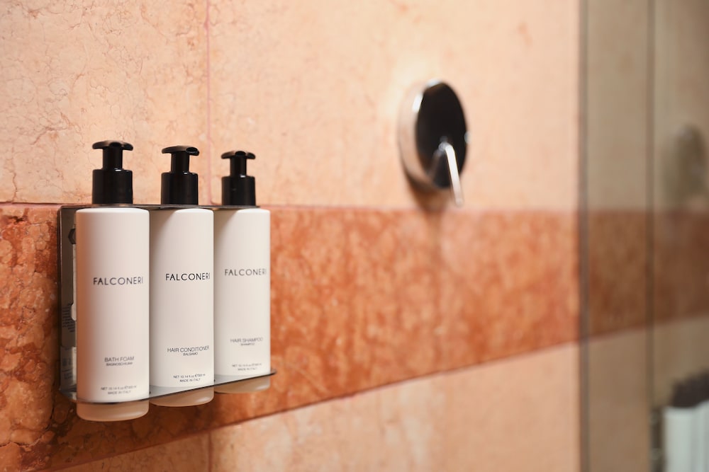 Bathroom amenities