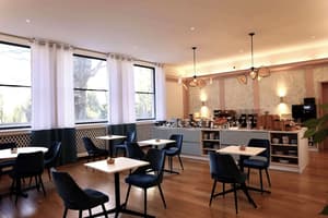 thumbnail: Breakfast area