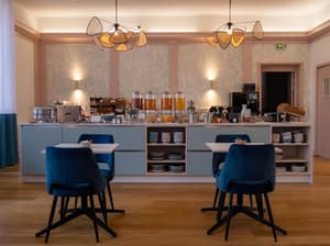 thumbnail: Breakfast area
