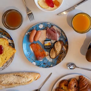 thumbnail: Breakfast area
