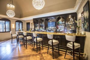 thumbnail: Bar (on property)