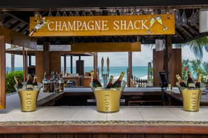 thumbnail: Poolside bar