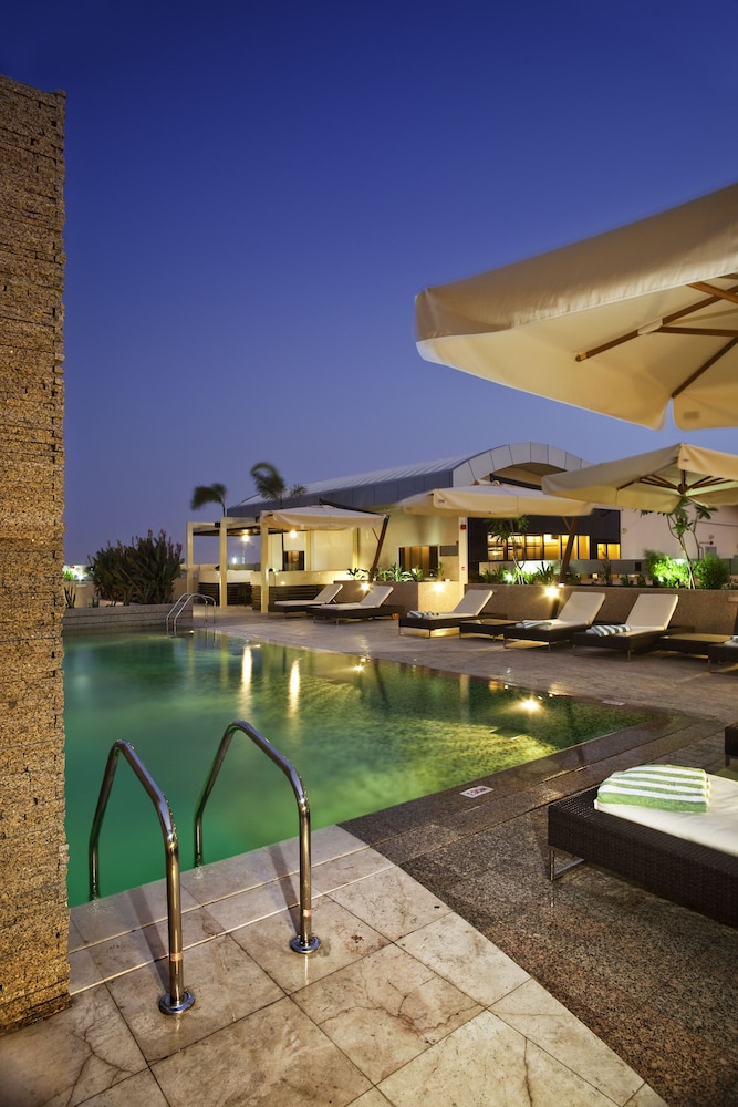 Rooftop pool