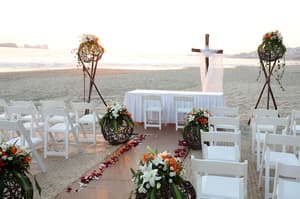 thumbnail: Outdoor banquet area