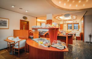 thumbnail: Breakfast area