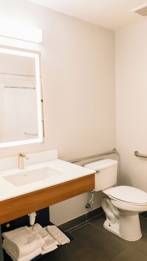thumbnail: Bathroom