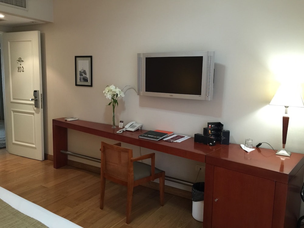 In-room business center