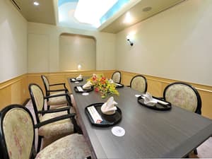 thumbnail: Restaurant