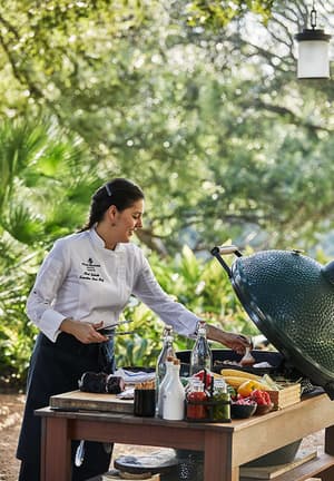 thumbnail: Outdoor dining