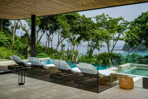 Casa del Coco (Five Bedroom Residence)