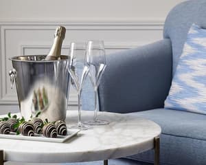 thumbnail: Champagne service