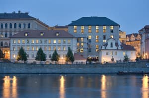 thumbnail: Exterior