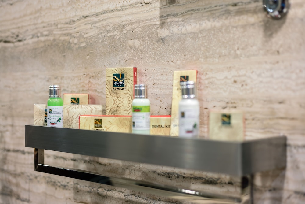 Bathroom amenities